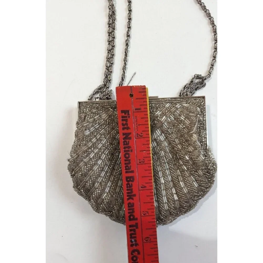 Coloriffics Vintage Silver Beaded Shell Evening Bag Crossbody Clutch Kiss Lock‎